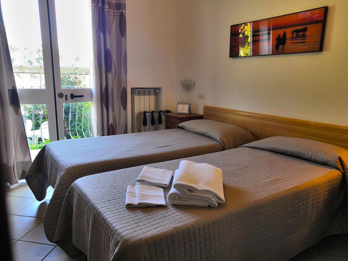 Hotel Villa Wanda Порт-Аццурро Экстерьер фото