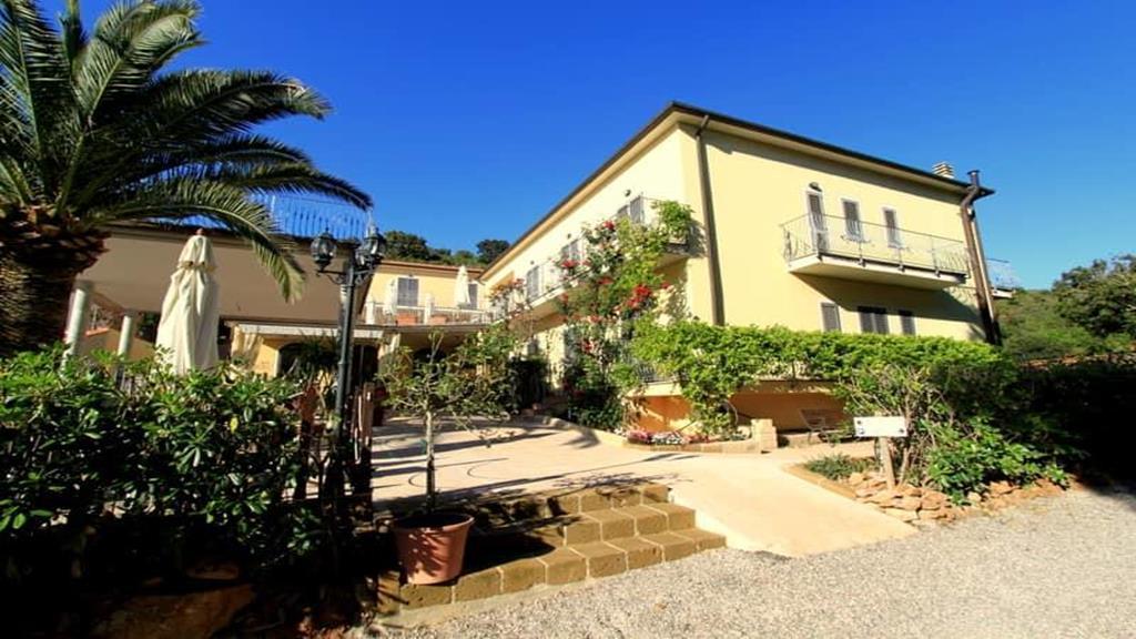 Hotel Villa Wanda Порт-Аццурро Экстерьер фото