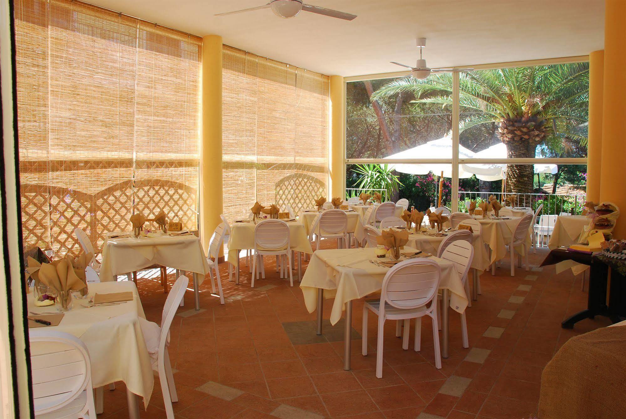 Hotel Villa Wanda Порт-Аццурро Экстерьер фото