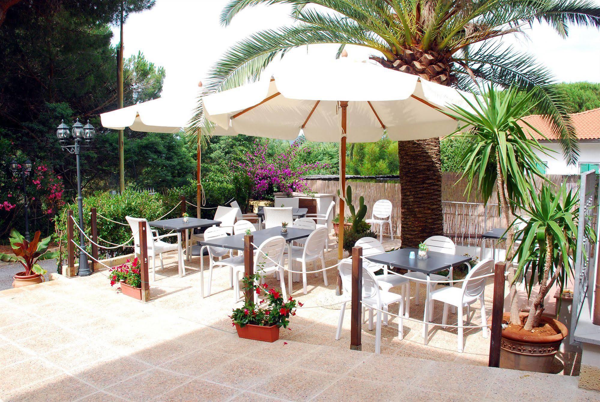 Hotel Villa Wanda Порт-Аццурро Экстерьер фото