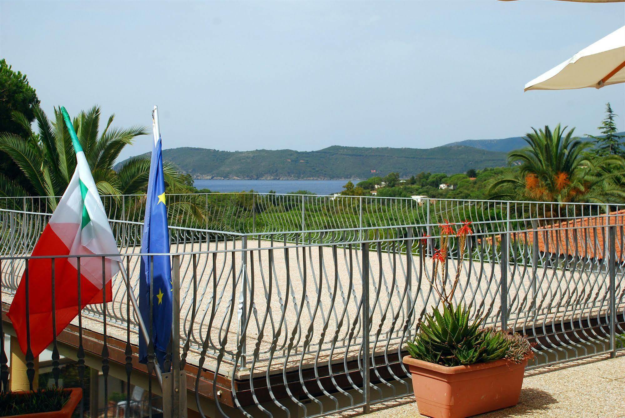 Hotel Villa Wanda Порт-Аццурро Экстерьер фото